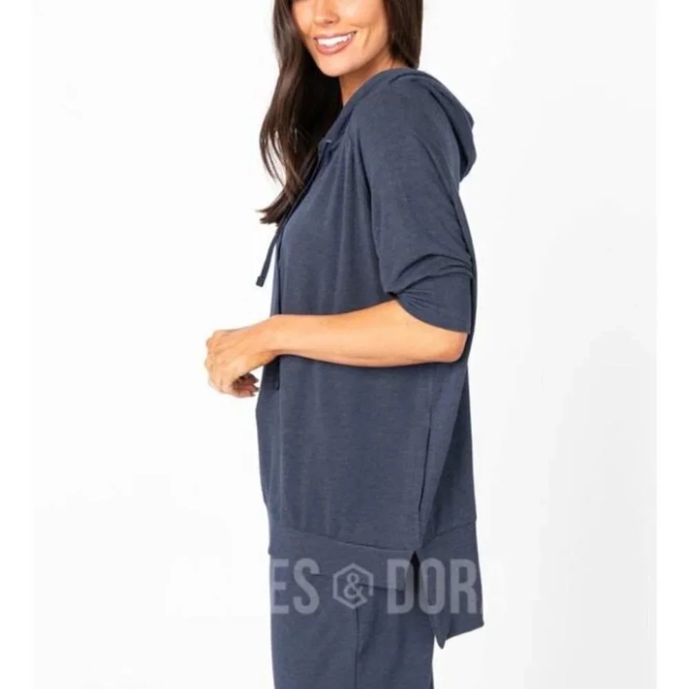 S/M/L/XL‎ Agnes & Dora Hooded Pullover C05